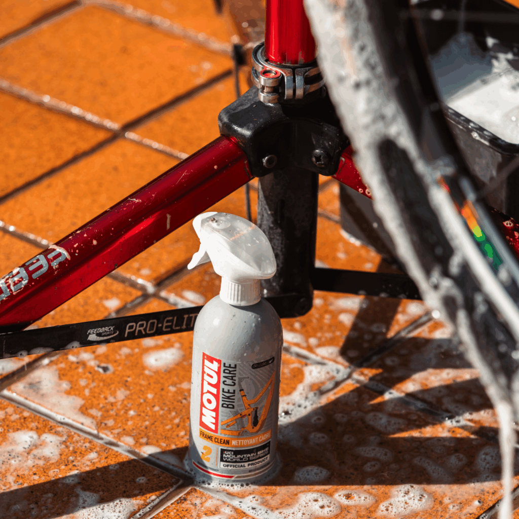 Καθαρισμός Ποδηλάτου με Προϊόντα Motul στο Tour de France